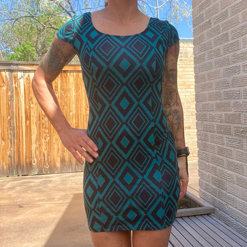 Backless bodycon dress